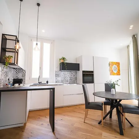 Apartment Emmeloft I Full Moon - Modern Bright Mood